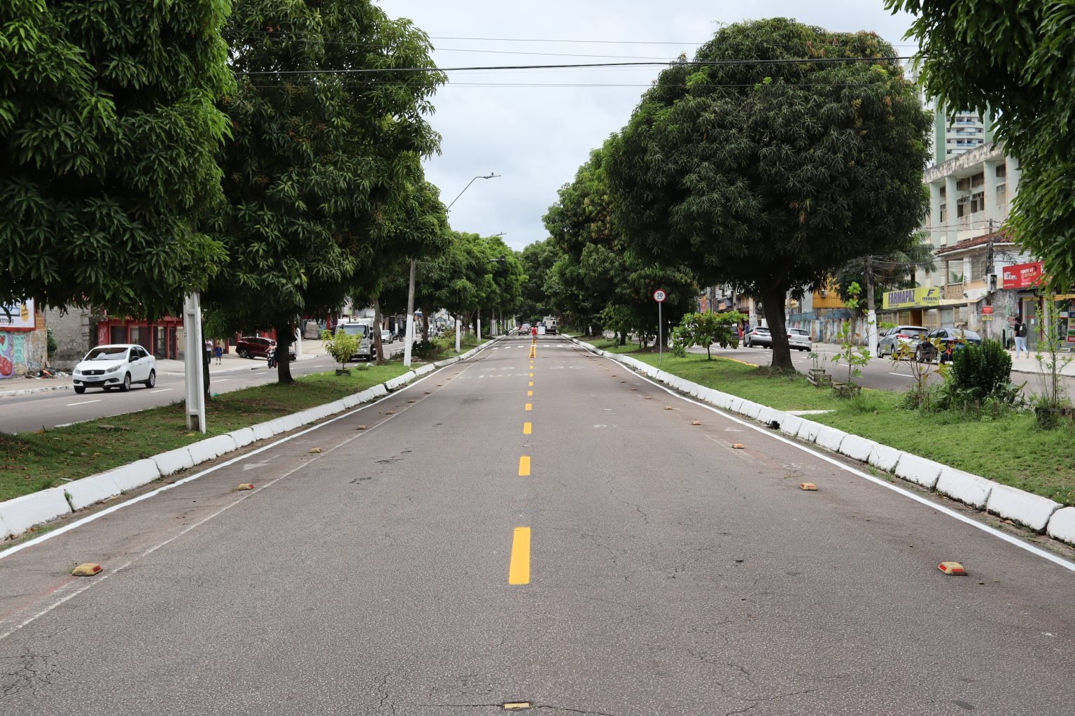 Avenida Pedro Miranda, em Belém.