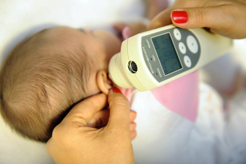 Teste da Orelhinha em bebês