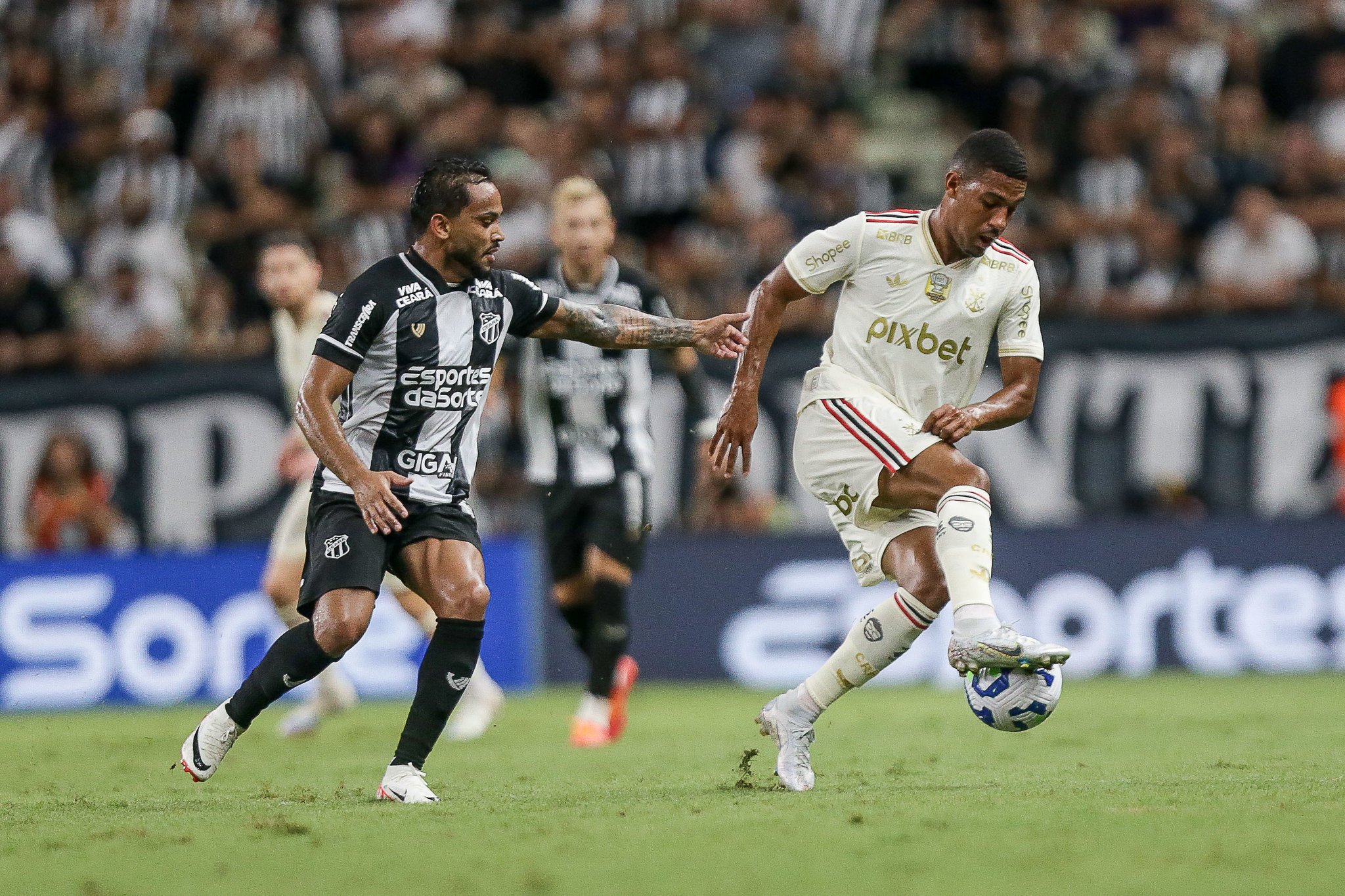 Ceará e Flamengo ficaram no 1 a 1 no Castelão