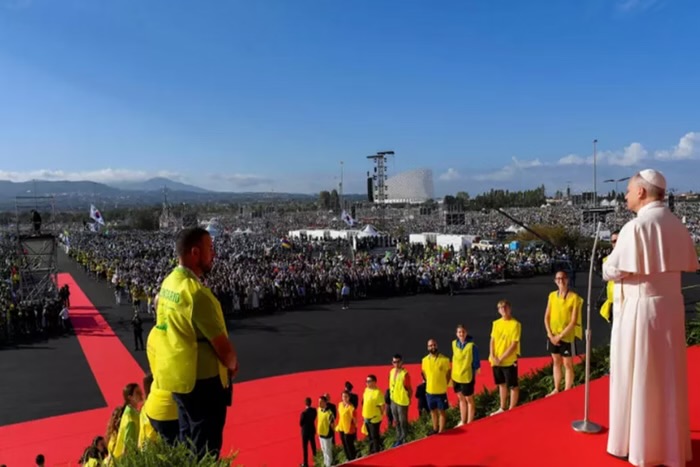 O evento, parte do Ano Santo, reuniu católicos de diversas partes do mundo e teve como ponto alto o apelo do pontífice pela paz em zonas de conflito, como Gaza e Ucrânia.