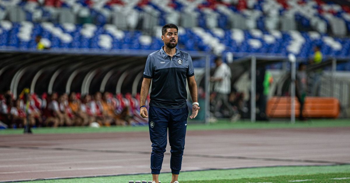 António Oliveira criticou o curto tempo de preparação do Leão -