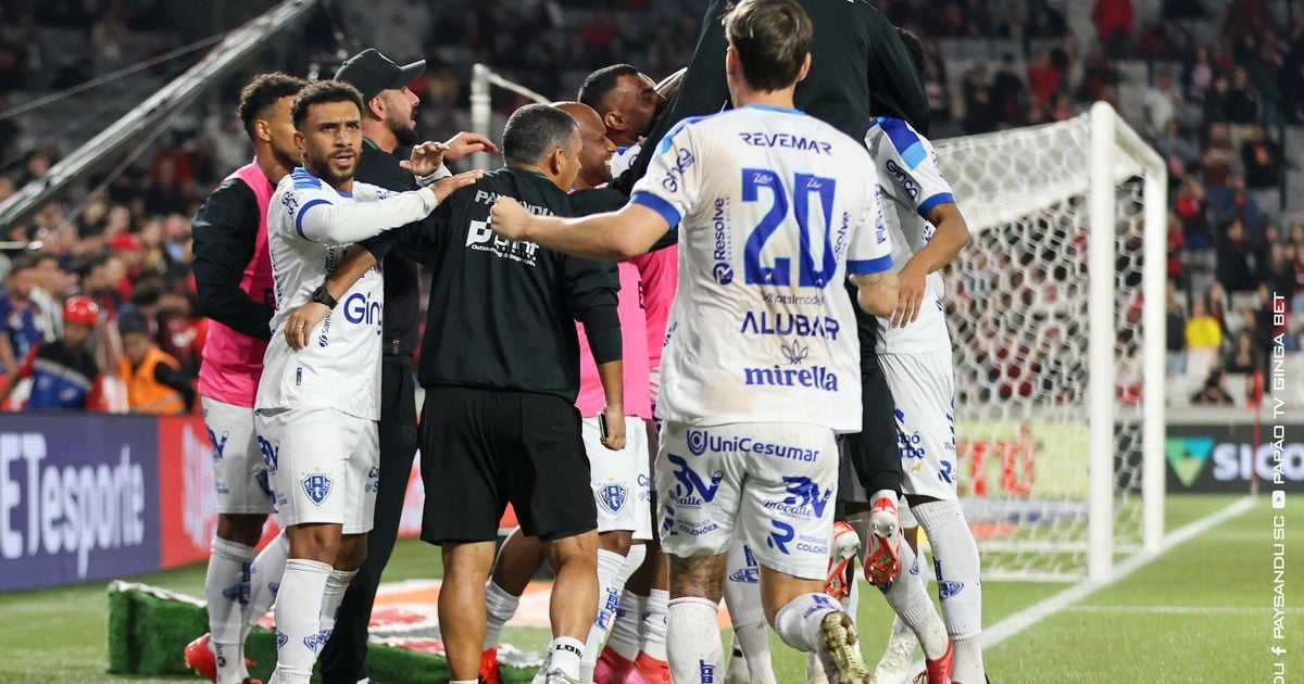 Paysandu comemora gol de empate contra o CAP