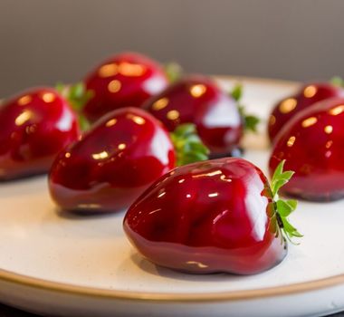 Imagem - 5 dicas para fazer o caramelo perfeito para o morango do amor 