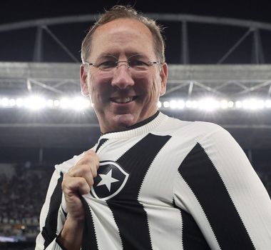 Imagem - Textor transfere ativos do Botafogo para empresa nas Ilhas Cayman e operação vai à Justiça