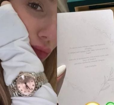 Imagem - Virginia recebe relógio de luxo avaliado em R$ 170 mil e mensagem enigmática em Dubai