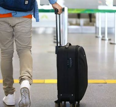 Imagem - Casal é acusado de abandonar filho em aeroporto para curtir férias