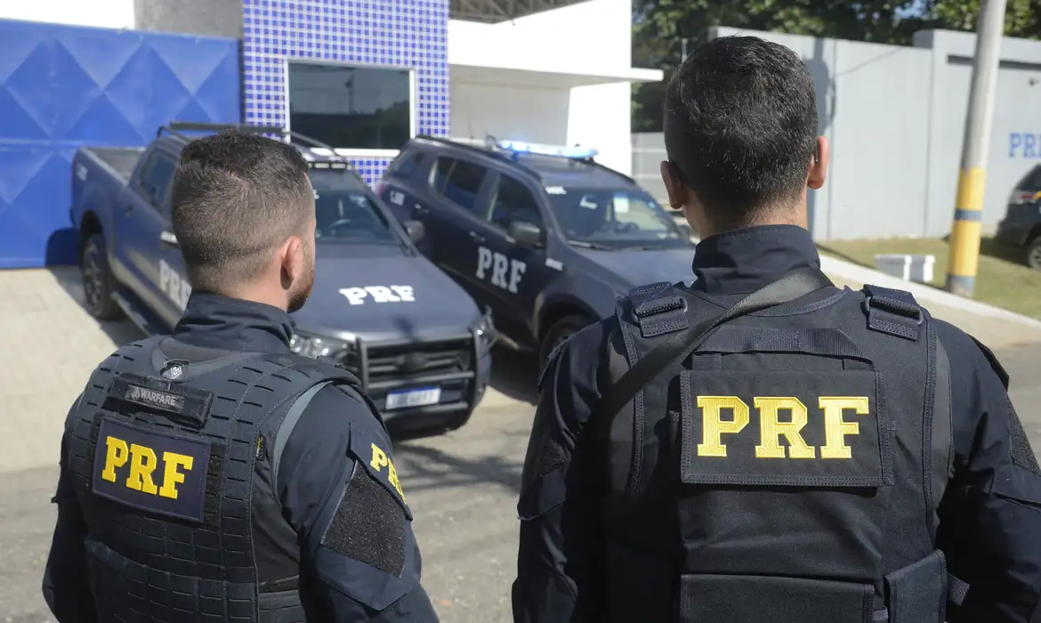 Imagem - PRF apreende fuzis que estavam sendo levados do Rio para Porto Seguro