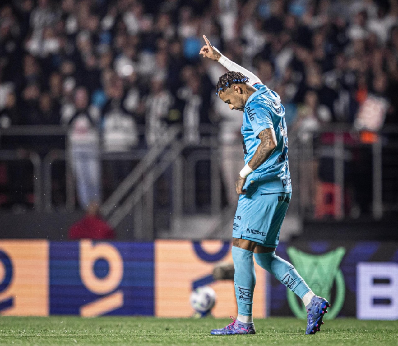Neymar marcou dois gols na vitória do Peixe - 