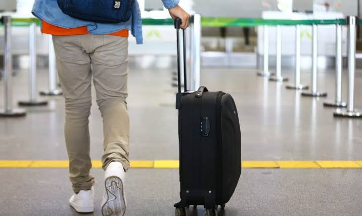 Imagem - Casal é acusado de abandonar filho em aeroporto para curtir férias