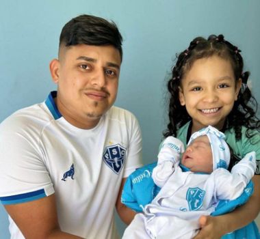 Imagem - Pai põe sobrenome da filha de Paysandu e viraliza; veja