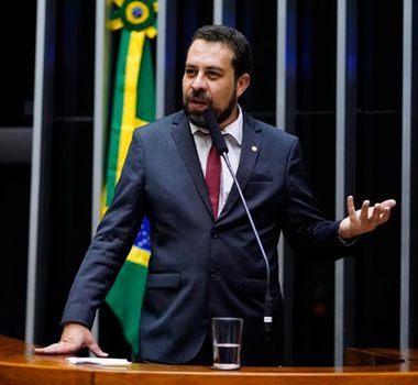 Imagem - Boulos pede que bolsonaristas obstruindo a Câmara não recebam salário