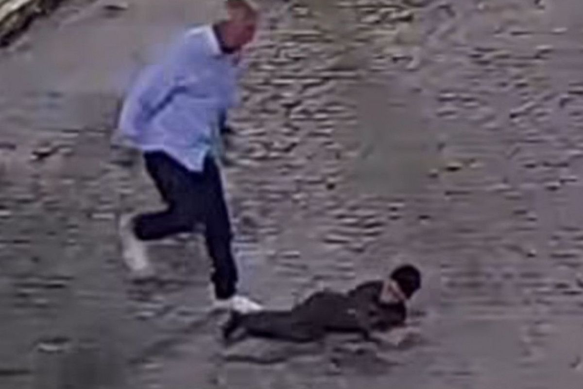 Imagem - Polícia investiga pai que foi flagrado agredindo filho em via pública de Caruaru