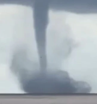 Imagem - Tromba-d’água impressiona frequentadores da orla de Chaves, no Marajó