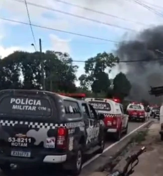 Imagem - Vídeo: protesto de moradores interdita via no bairro do Aurá, em Ananindeua