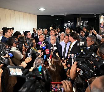 Imagem - Após dois dias, oposição desocupa Plenário e Senado retoma votações