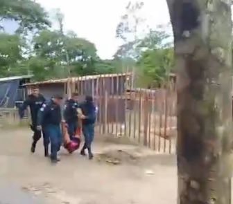 Imagem - PMs são presos após confusão com adolescente baleado no bairro do Aurá, em Ananindeua