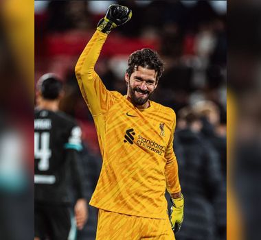 Imagem - Alisson representa o Brasil entre os melhores goleiros do mundo em 2025