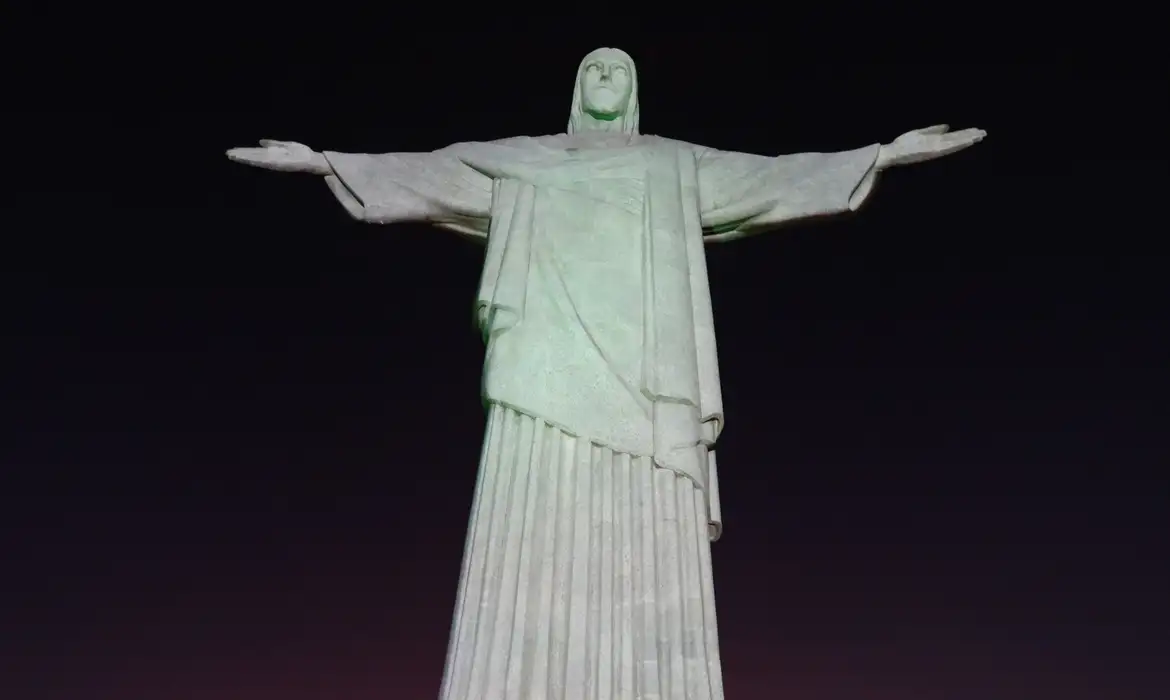 Imagem - Violência contra a mulher terá hoje Cristo Redentor iluminado de lilás