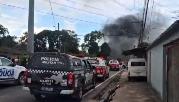 Vídeo: protesto de moradores interdita via no bairro do Aurá, em Ananindeua