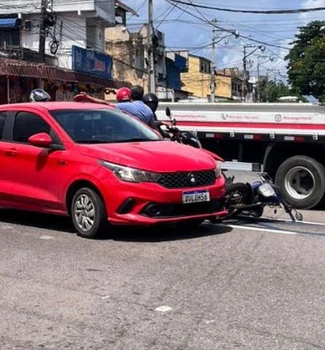 Imagem - Acidente na faixa exclusiva para motos é registrado na Avenida Pedro Alvares Cabral, em Belém