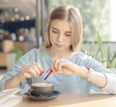 Imagem - Entenda como o excesso de açúcar e cafeína pode afetar os estudantes
