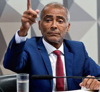 Imagem - Romário deixa de seguir Bolsonaro nas redes e apaga postagens com o ex-presidente