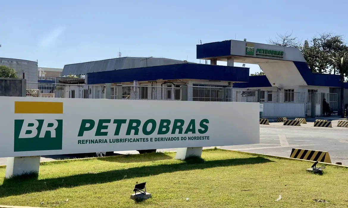 Imagem - Conselho da Petrobras aprova volta da distribuição de gás de cozinha