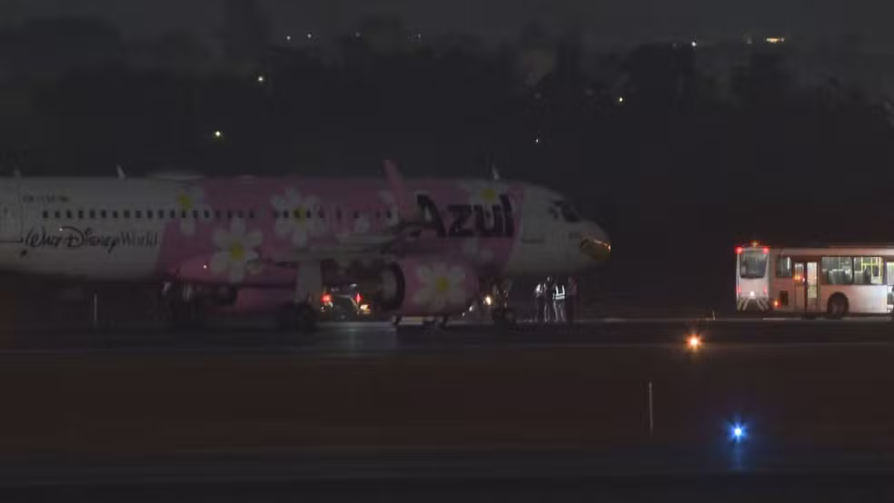 Imagem - Avião da Azul faz pouso de emergência após suspeita de bomba