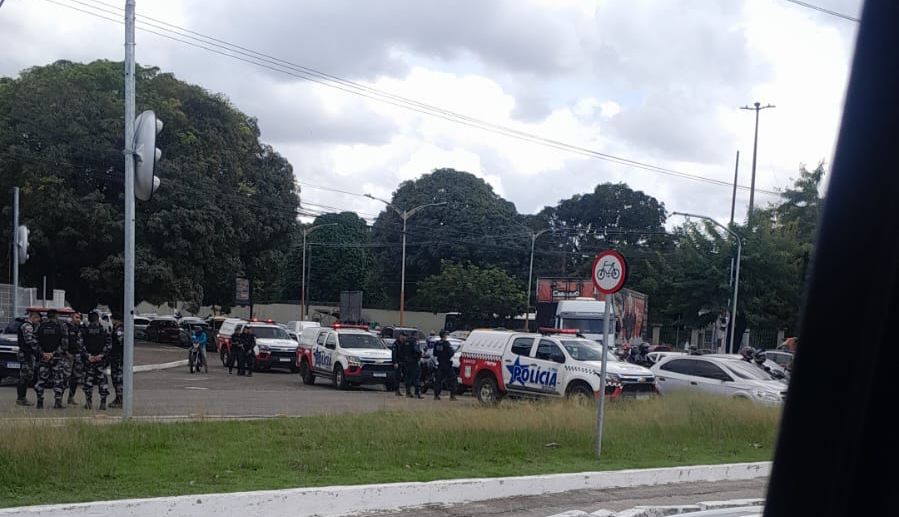 Imagem - Vídeo: trânsito na Almirante Barroso é fechado na altura da Júlio César, em Belém