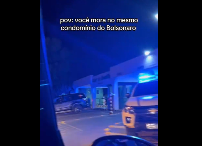 Vizinha mostra rotina no condomínio em que Bolsonaro cumpre prisão domiciliar.