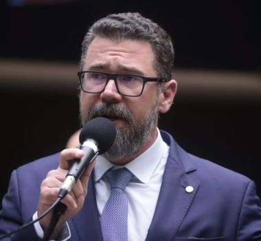 Imagem - Deputado alega autismo para justificar permanência em motim na Câmara