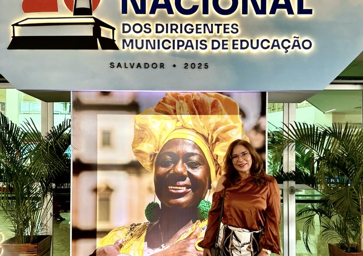 Em Salvador, Walcylene Cardoso, Secretária de Educação de Capanema, participou do 20º Fórum Nacional dos Dirigentes Municipais de Educação 


