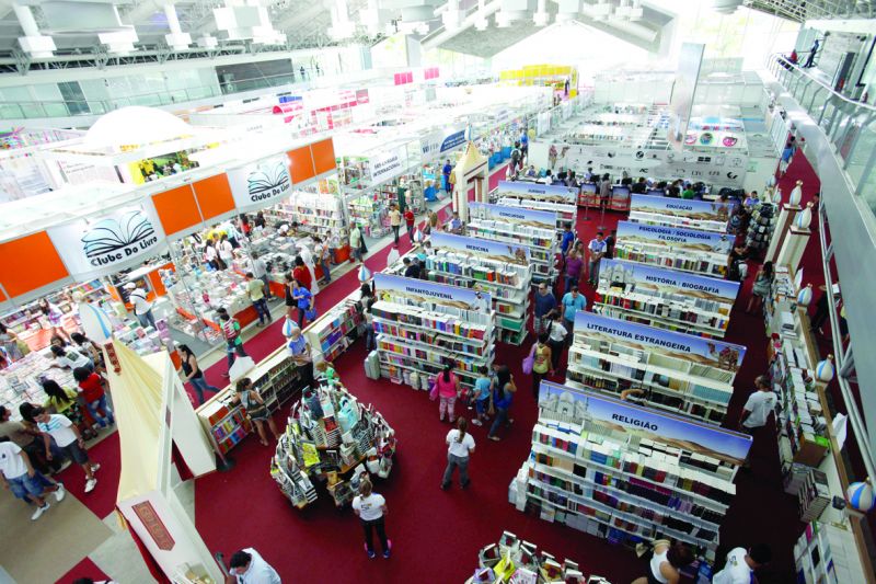 Feira do Livro, no Hangar
