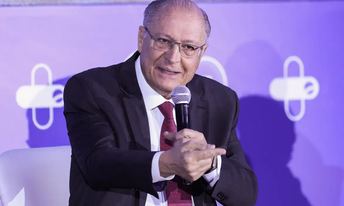(Vice-presidente da República e ministro do Desenvolvimento, Indústria, Comércio e Serviços, Geraldo Alckmin)