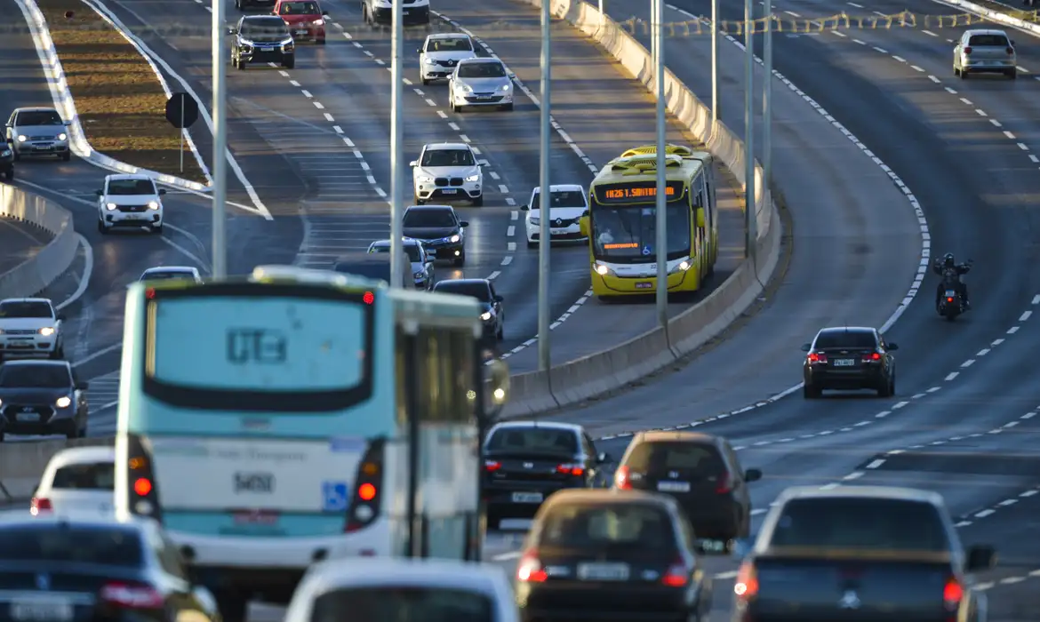 Imagem - Governo federal recebe sugestões para levar internet a rodovias