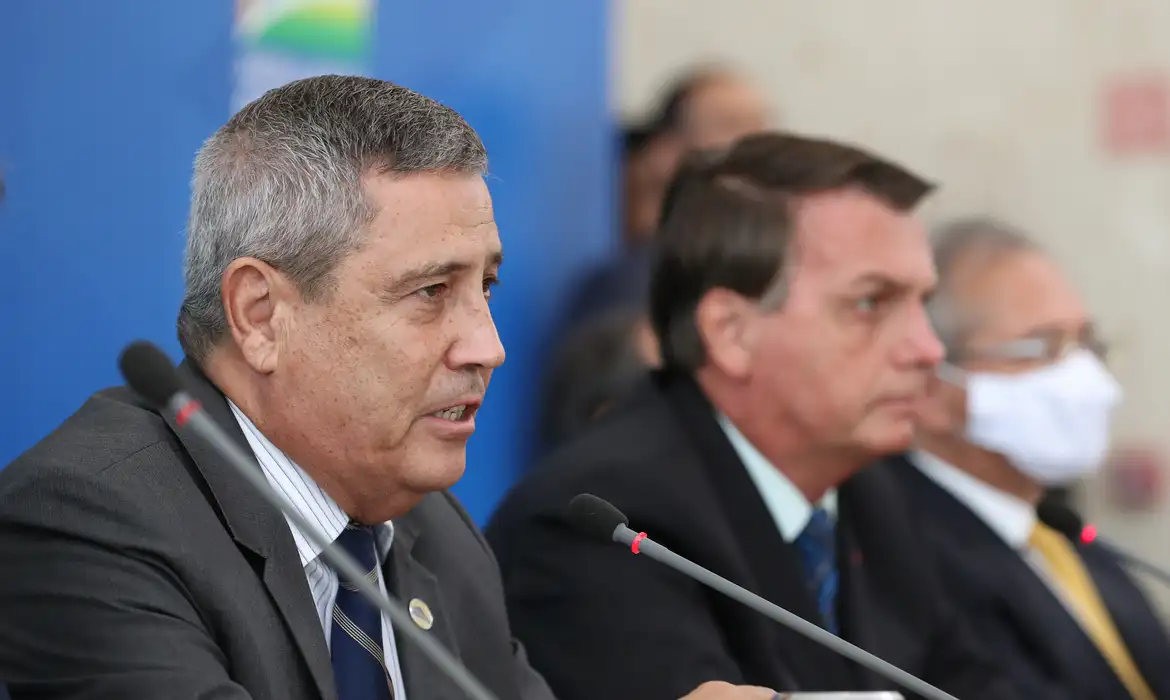 Imagem - Anotações de ex-assessor de Braga Netto revelam que Bolsonaro ‘sempre quis estar no poder’