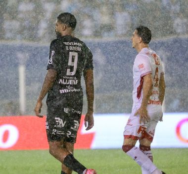 Imagem - Após derrota para o Vila, jogadores do Paysandu brigam entre si