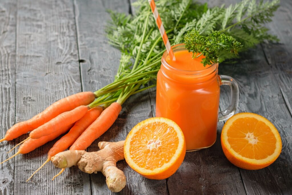 Suco rico em vitamina C (Imagem: Vladimir VK | Shutterstock)