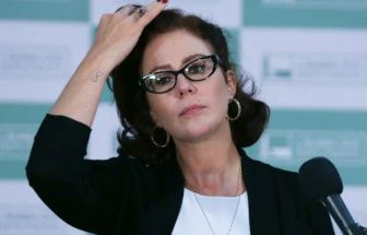 Justiça da Itália decide manter Zambelli presa: 'risco de fuga'