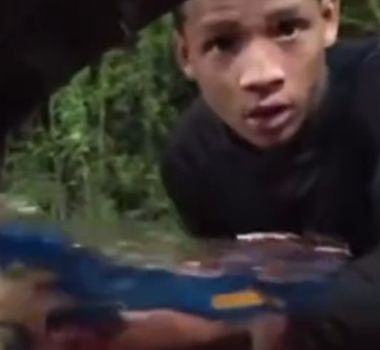 Imagem - Vídeo: motorista tem celular roubado após ajudar falso ambulante na rua