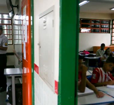Imagem - Justiça libera contratação de PMs para escolas cívico-militares