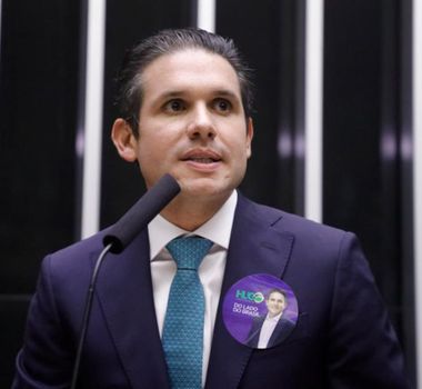 Imagem - Motta, sobre Eduardo Bolsonaro: não existe mandato à distância