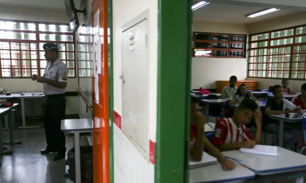 Ação havia sido movida por professores e foi derrubada -