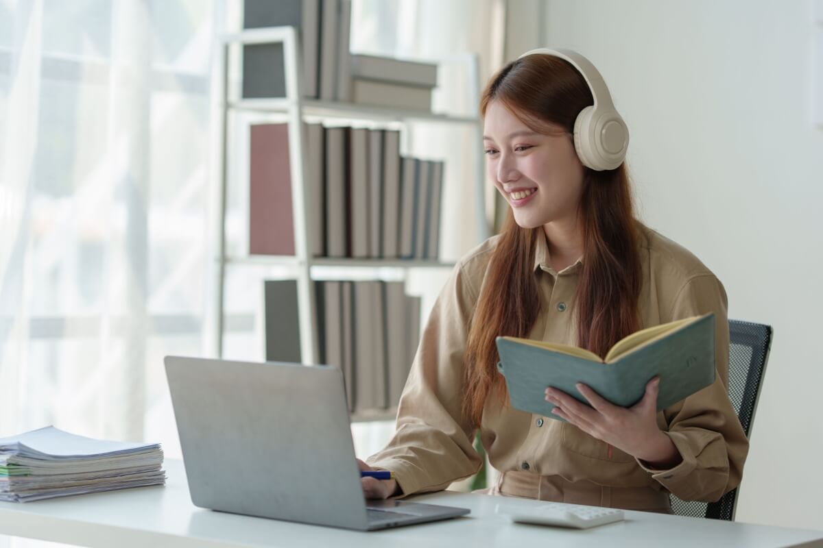 A prova de línguas estrangeiras é uma etapa importante nos exames de vestibular (Imagem: PreciousJ | Shutterstock)