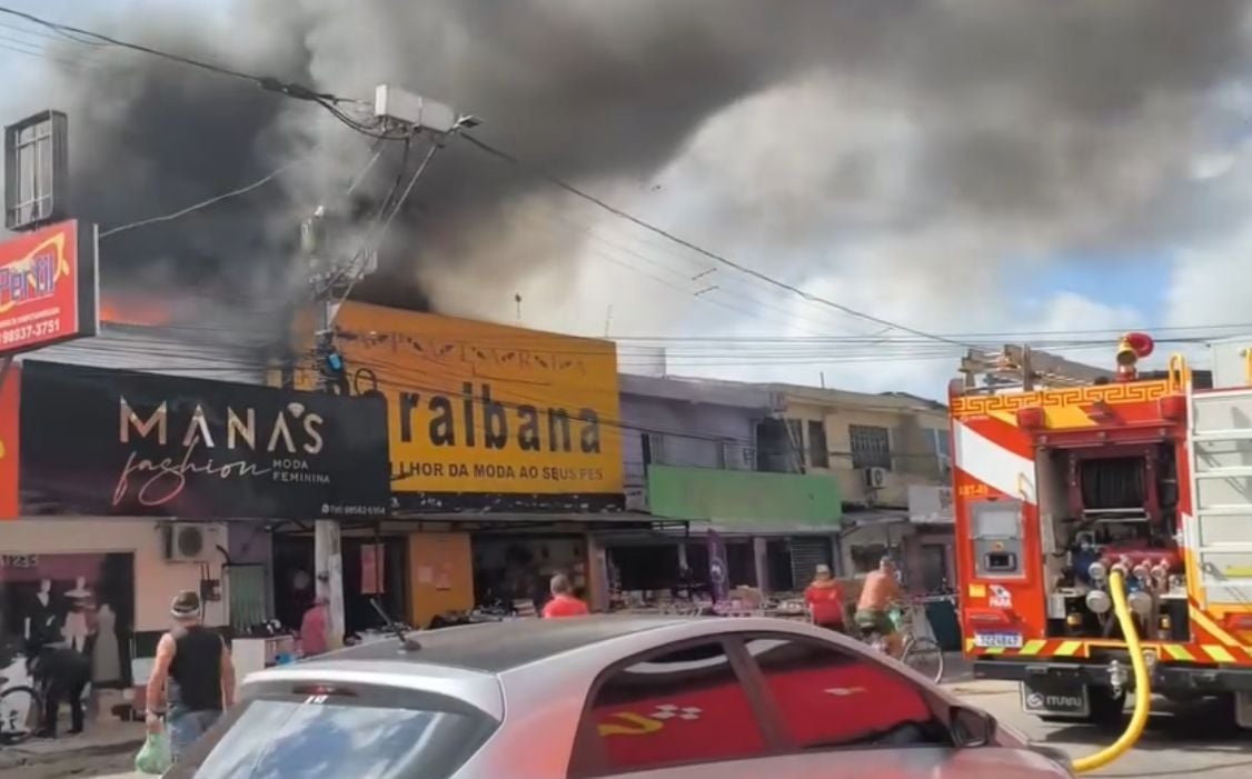 Loja de calçados Paraibana pega fogo no bairro do Paar, em Ananindeua - 