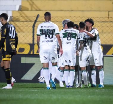 Imagem - Coritiba vence Novorizontino e assume liderança da Série B