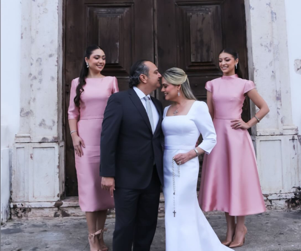Os noivos com as filhas, Giulia e Giordana
