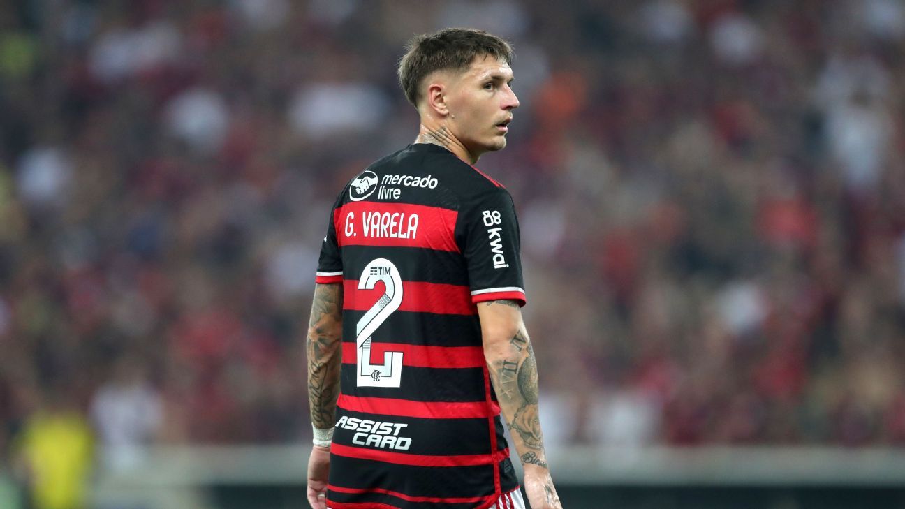 Varela teve a renovação oficializada pelo Flamengo
