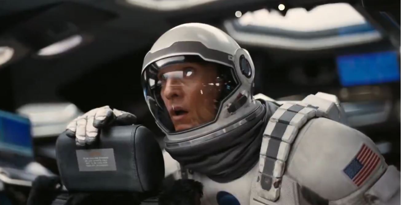 O enredo acompanha um astronauta convocado para liderar uma missão interplanetária