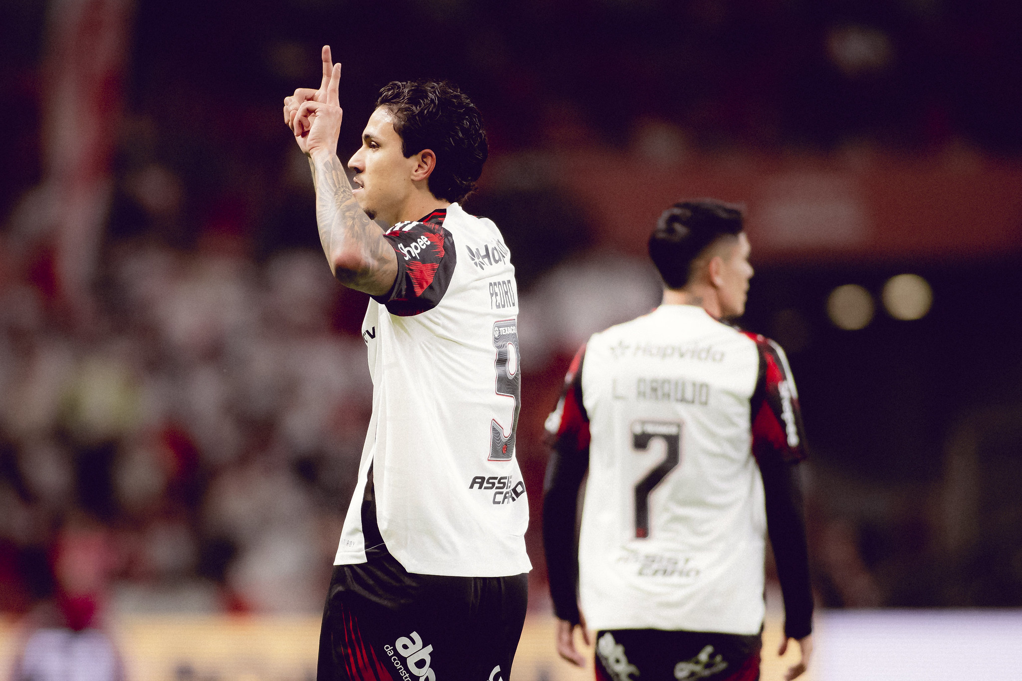 Pedro começou o duelo no Brasileirão e rapidamente deixou sua marca, mostrando faro de gol